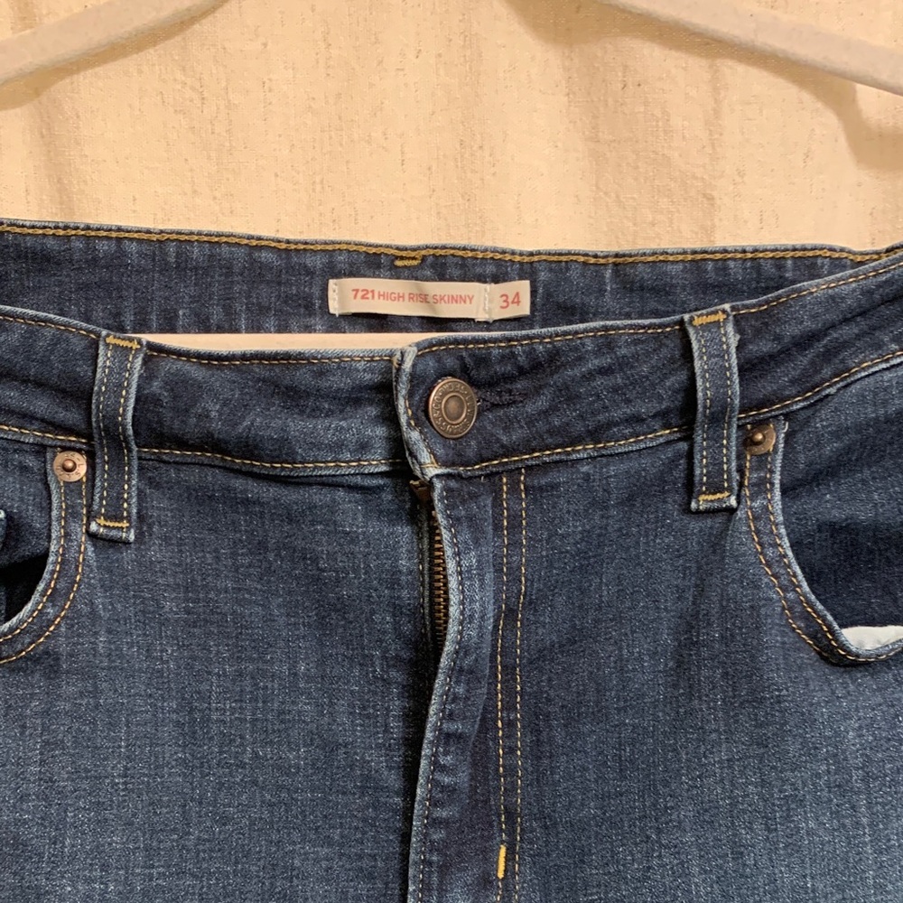 Levi's Women's Dark Blue High Rise Jeans